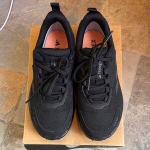 adidas Black Athletic Trail Sneakers with Peach Insoles